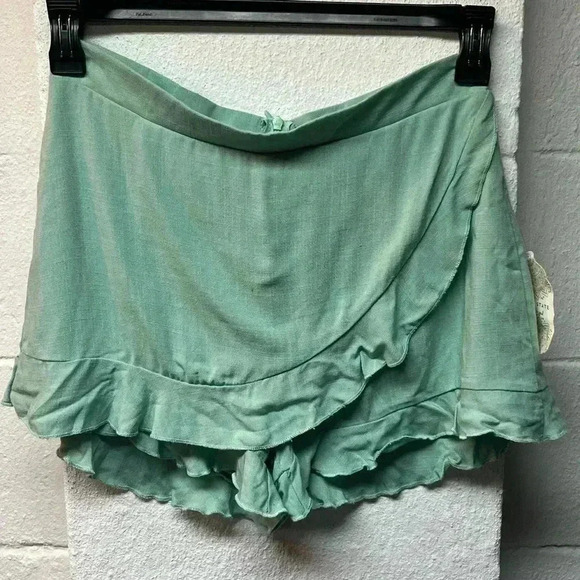 Altar'd State Pants - Altar'd State skort Size M. Sage Built in shorts